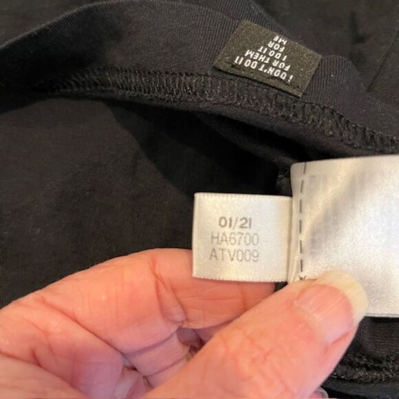 Adidas Women's Boxy T-shirt Logo front Black Crew Neck Size XL - Picture 7 of 8